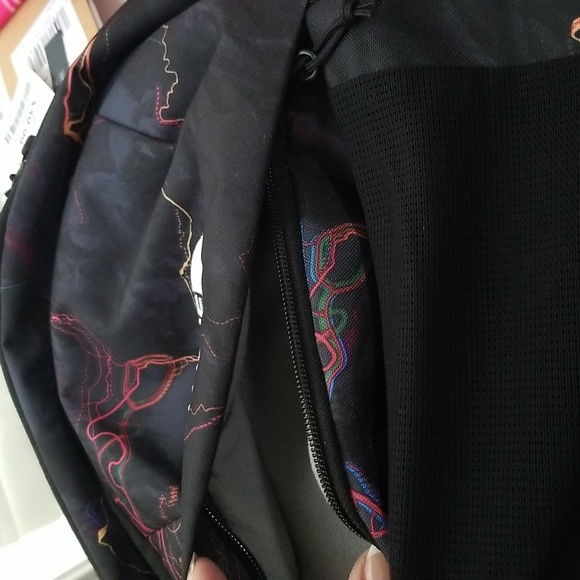 NEW! The North Face Recon fullsize backpack NWT - Picture 13 of 14